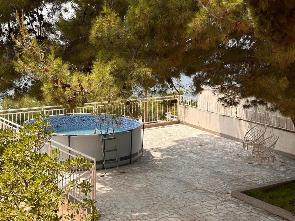 Natural landscape, Hot Tub, Balcony/Terrace, Pool view, Swimming pool