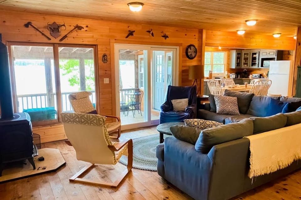 Leavitt Bay Shores House in Freedom