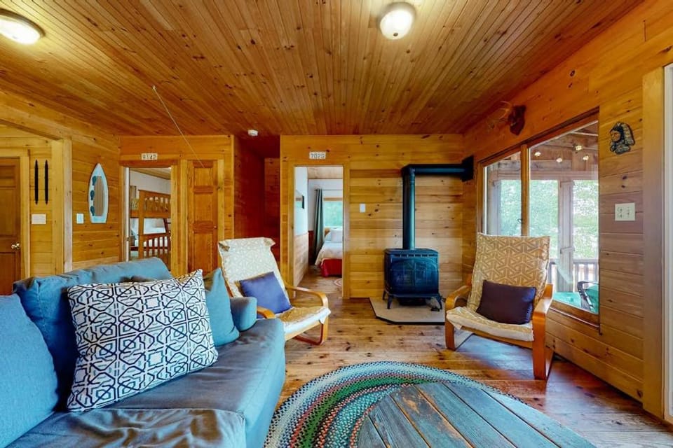 Leavitt Bay Shores House in Freedom
