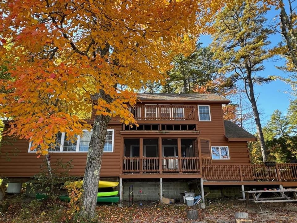Leavitt Bay Shores House in Freedom