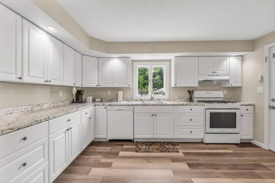 North Haven Charm, 3BD Yale Retreat House in North Haven