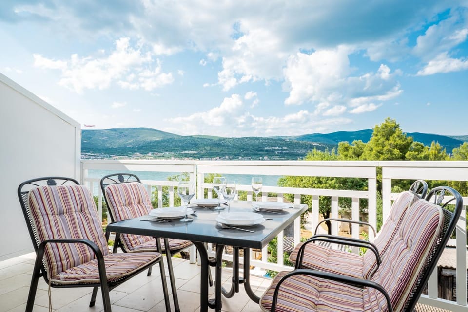 View (from property/room), Balcony/Terrace, Sea view