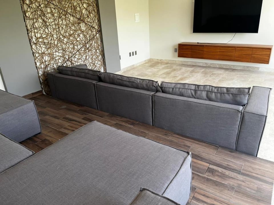 Communal lounge/ TV room, TV and multimedia, Seating area, Evening entertainment