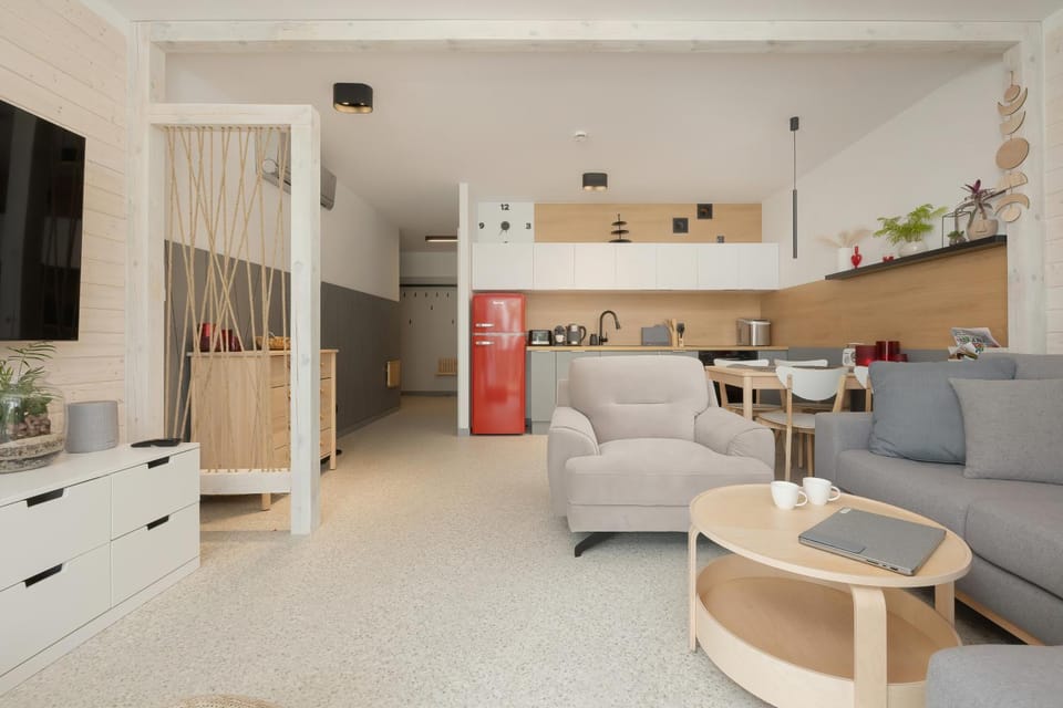 Living room, Seating area, Dining area, oven