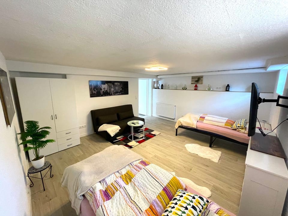 RobinsHomes-Weddel Apartment in Brunswick