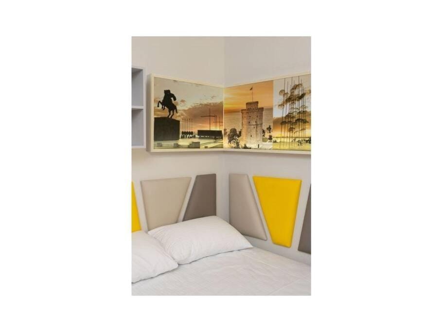 Bed, Living room, Bedroom