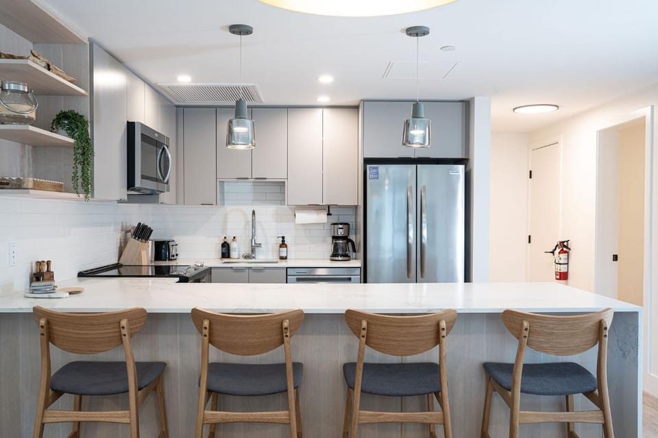 Kitchen or kitchenette, Dining area, minibar, pet friendly, stove, toaster