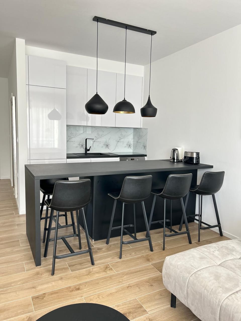 Kitchen or kitchenette, Seating area, Dining area