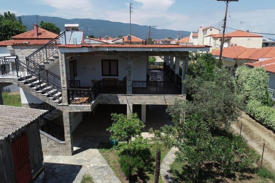 Property building, Natural landscape, Balcony/Terrace, Mountain view