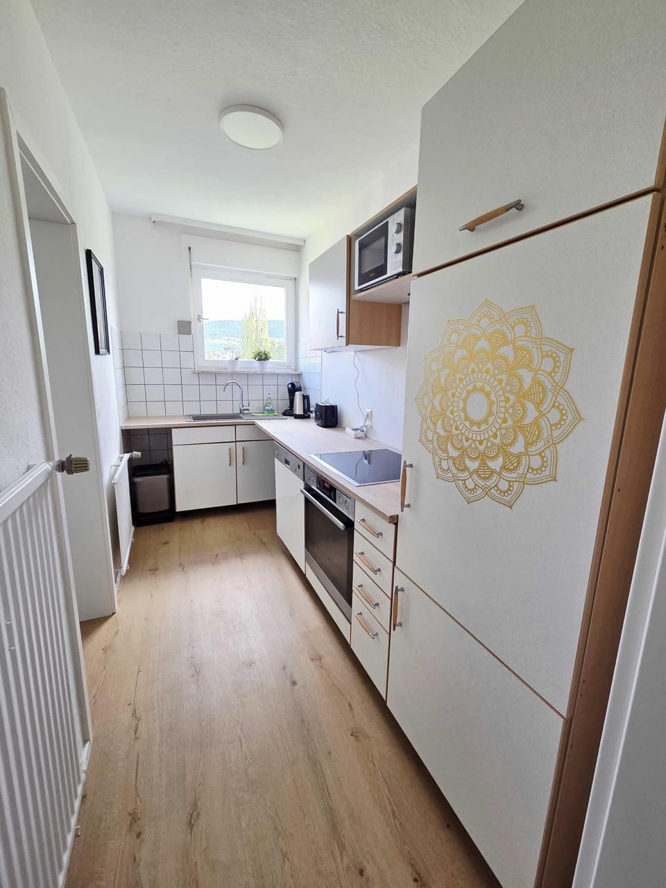 Coffee/tea facilities, Kitchen or kitchenette, dishwasher, microwave, oven, stove, toaster