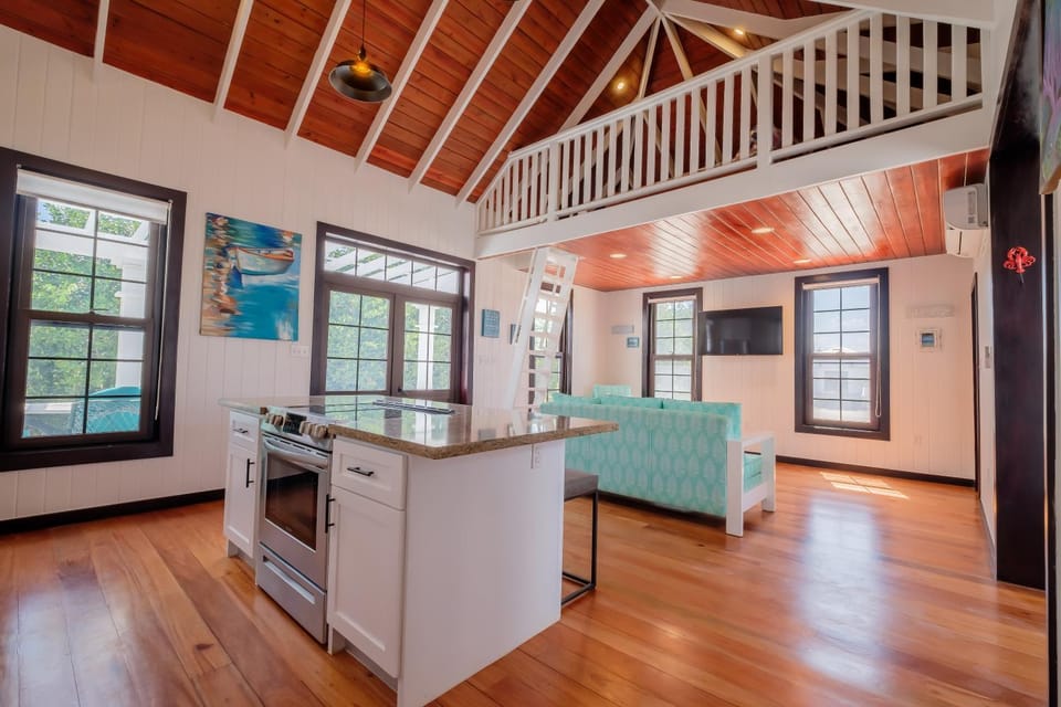 Caribbean Vacation Rentals and The PoolClub at Mahogany! House in San Pedro