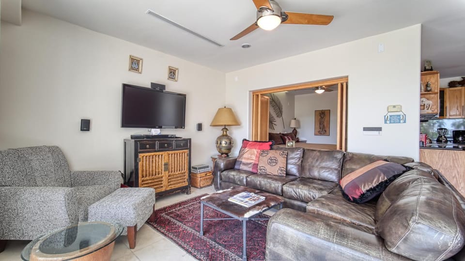 Communal lounge/ TV room, TV and multimedia, Living room, Seating area, Evening entertainment, fireplace