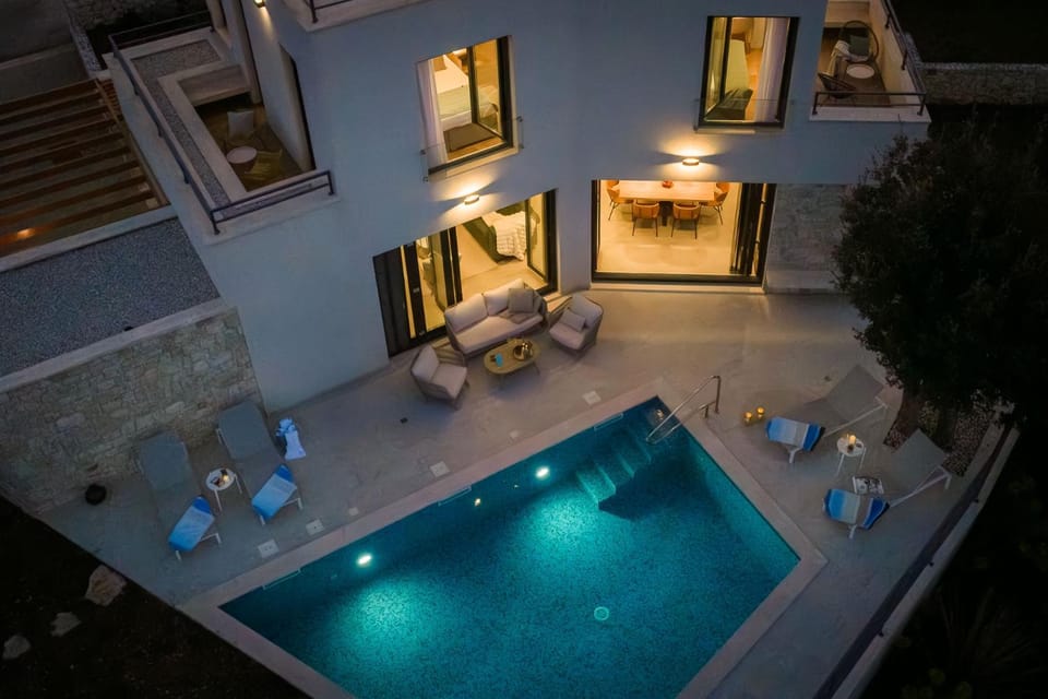 Night, Balcony/Terrace, Swimming pool