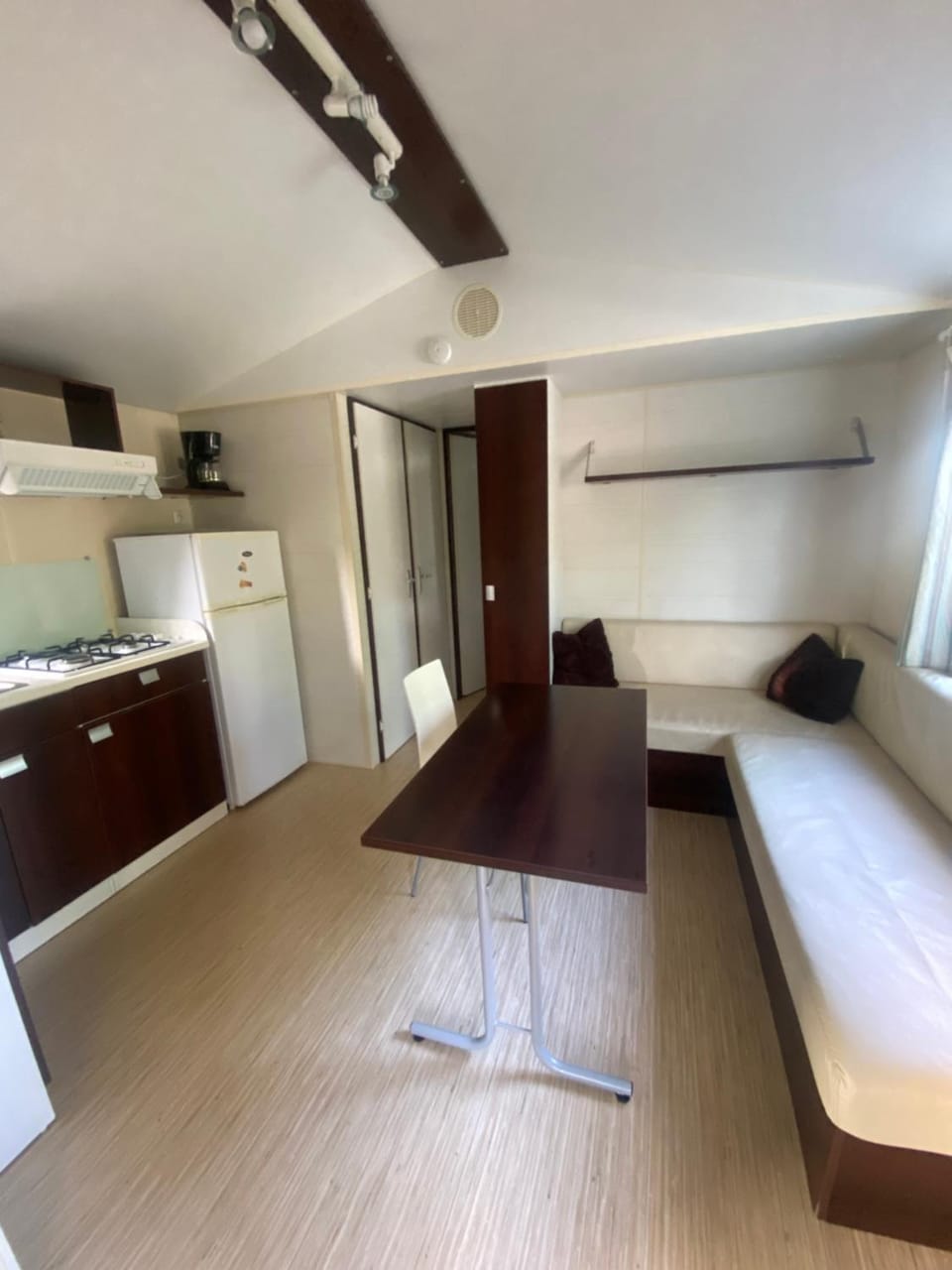 Kitchen or kitchenette, Living room, Photo of the whole room, Seating area