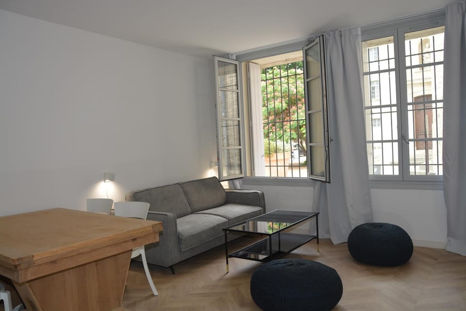 Living room, Landmark view