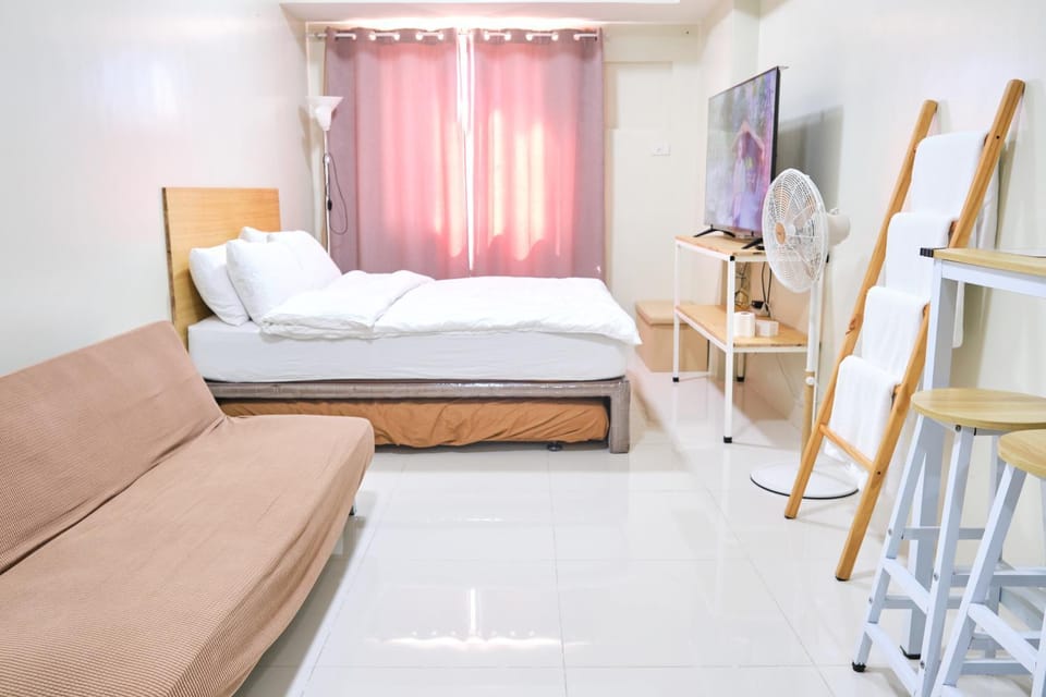 Bed, TV and multimedia