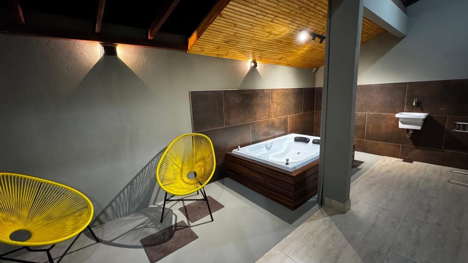 Casa com Hidro no Centro Histórico House in Pirenópolis