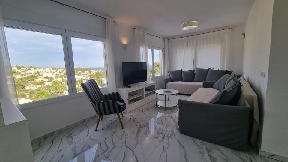 Meerblick Villa mit Terrasse, Pool und kostenlosen WLAN neu renoviert Apartment in Calp