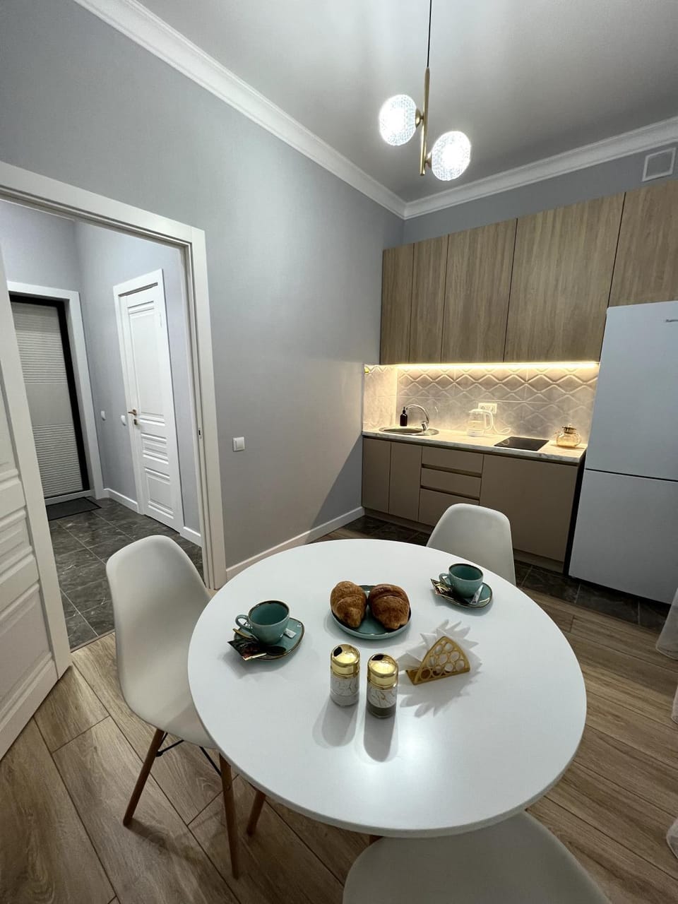 Coffee/tea facilities, Kitchen or kitchenette, Dining area