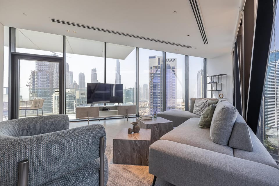 3BDR Apartment with Maid Room and Burj Khalifa View Apartment in Dubai