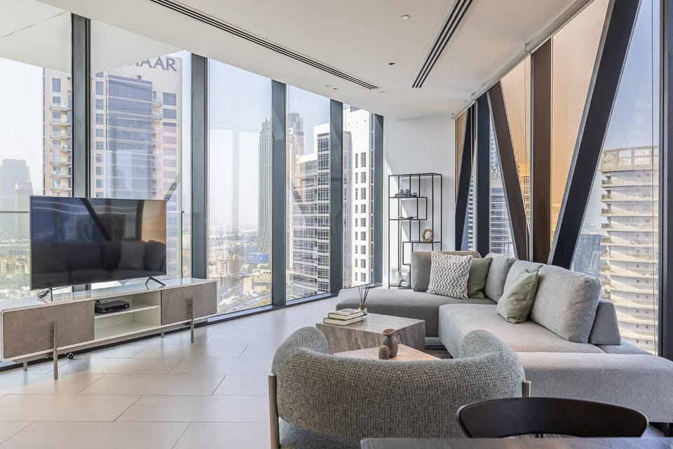 3BDR Apartment with Maid Room and Burj Khalifa View Apartment in Dubai