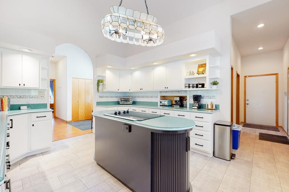 Silver Lake Splendor House in Whidbey Island