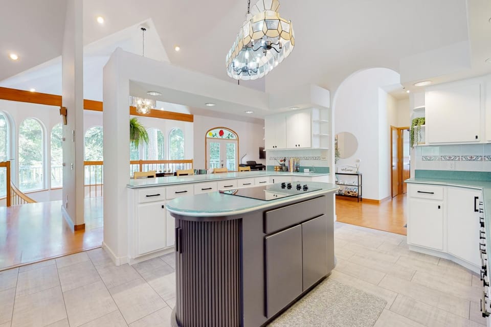 Silver Lake Splendor House in Whidbey Island