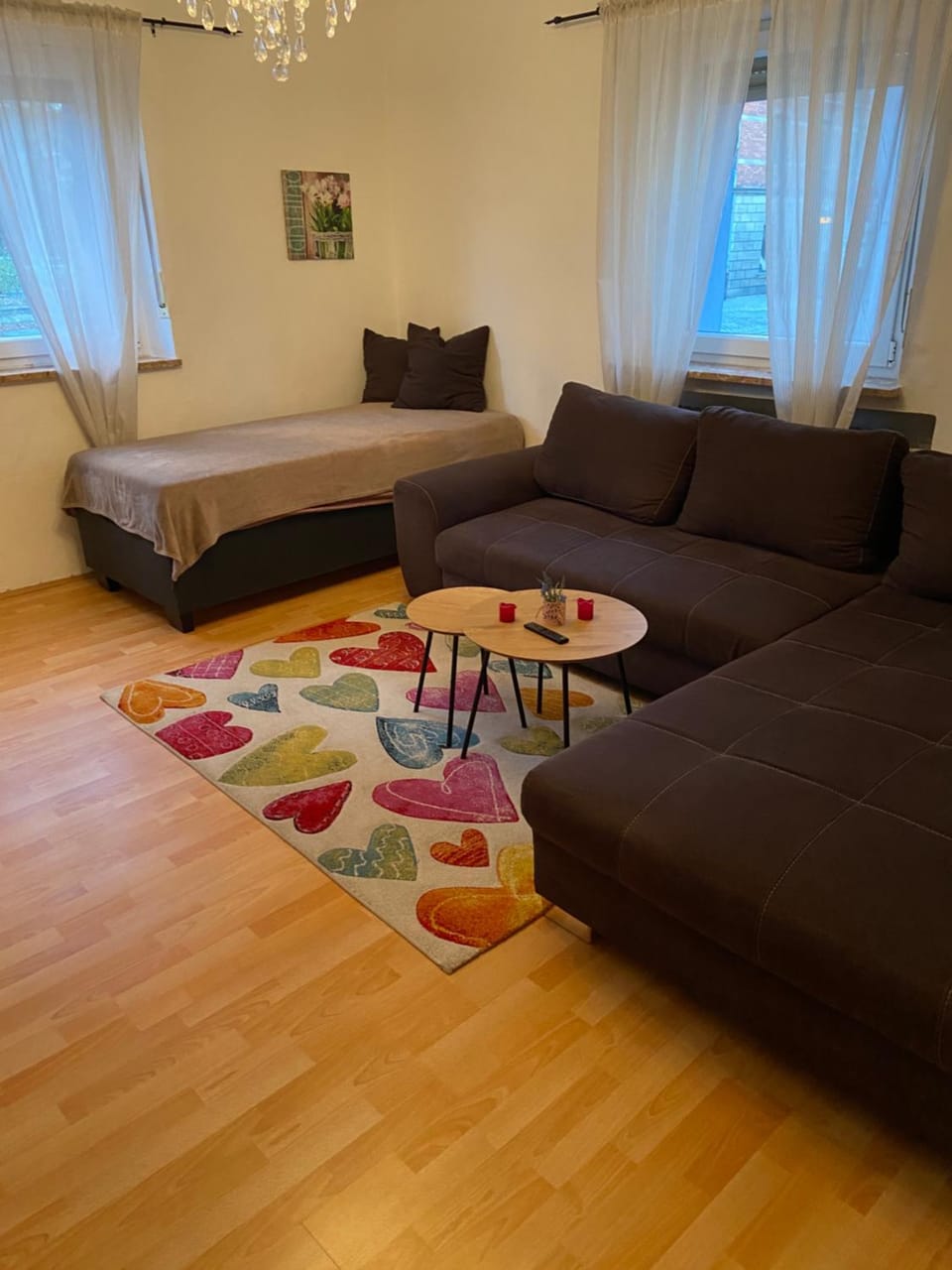 Bed, Living room, Photo of the whole room, Seating area