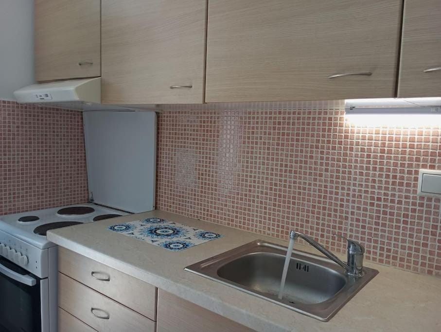Seaside Nicola's Studio Apartment in Crete