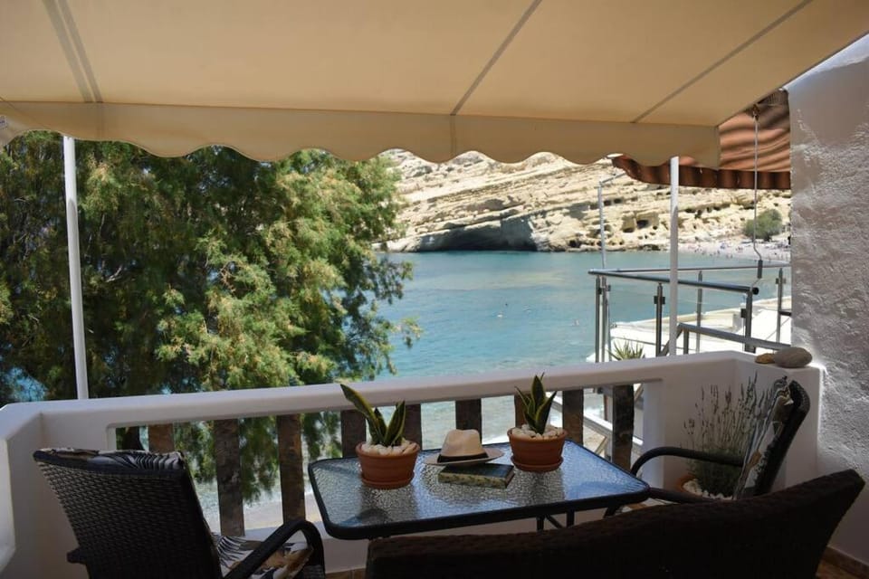 Seaside Nicola's Studio Apartment in Crete