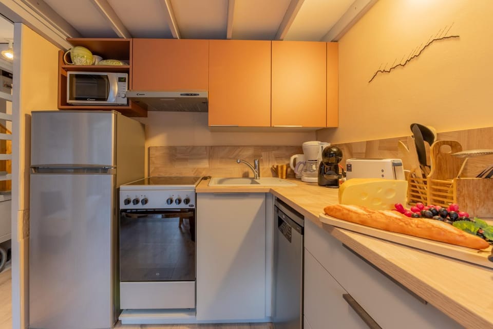Kitchen or kitchenette