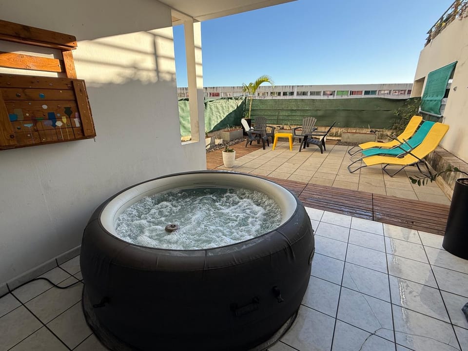 T3 Le Frangipanier - Terrasse Jardin & Jacuzzi Apartment in Saint-Denis