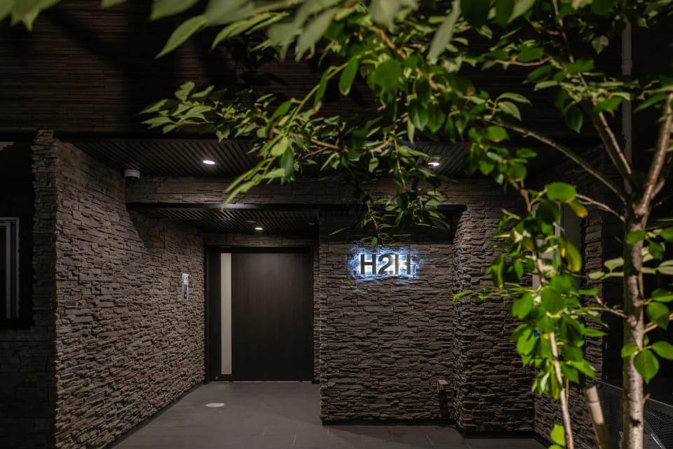 Facade/entrance, Night