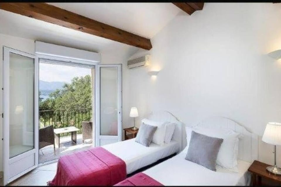 Balcony/Terrace, Photo of the whole room