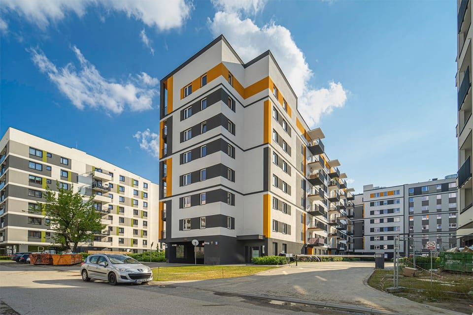 Property building, Neighbourhood, Location