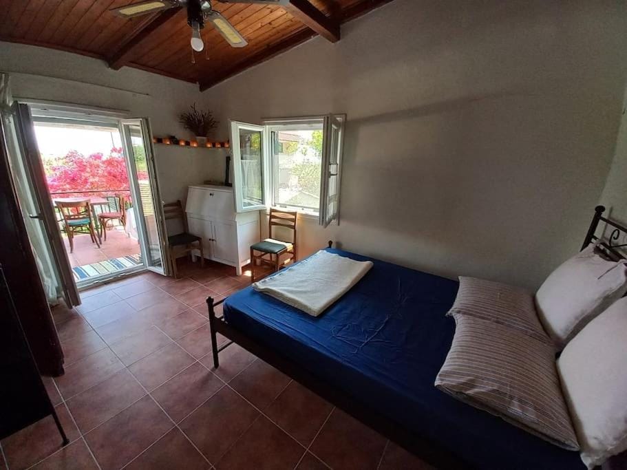 Bed, Balcony/Terrace, Bedroom