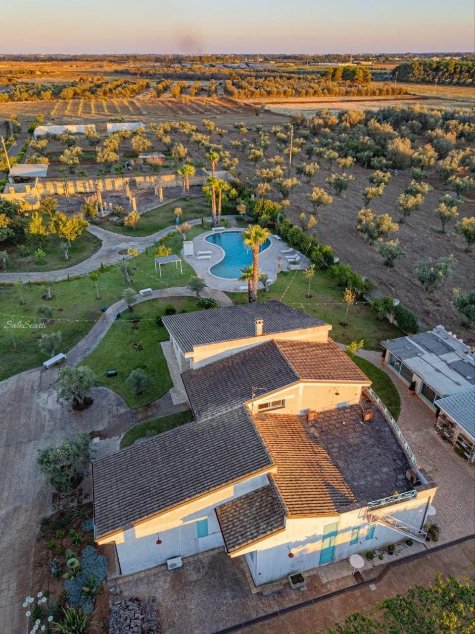 Property building, Day, Natural landscape, Bird's eye view, Garden, Swimming pool, Breakfast