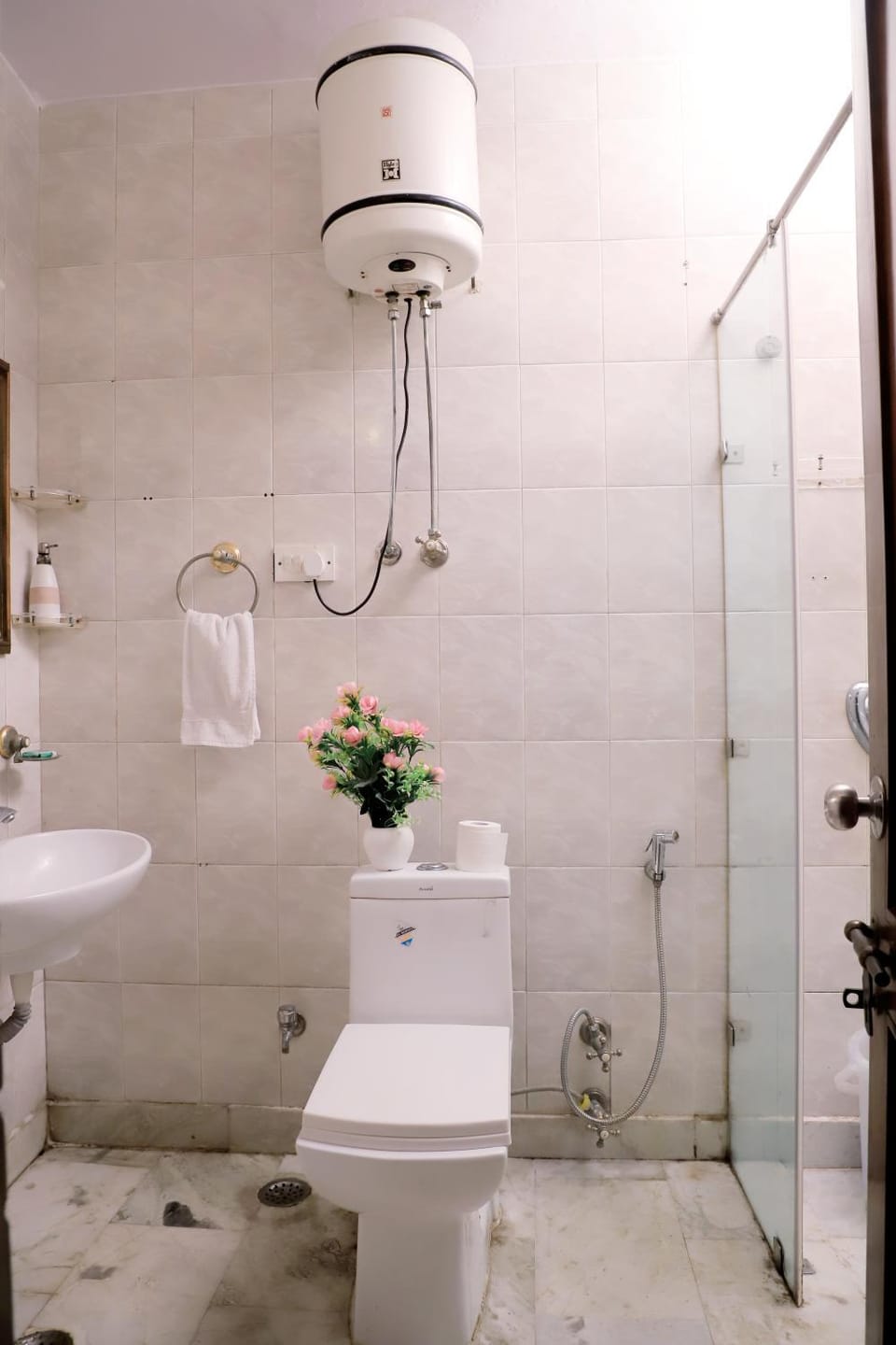 Shower, towels