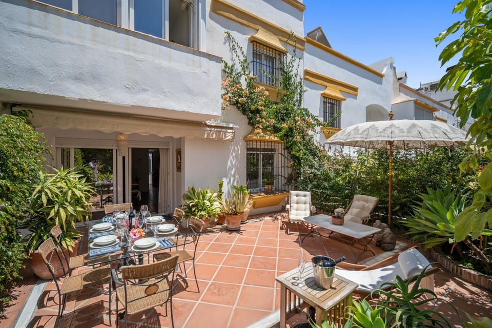 Patio, Spring, Day, Garden, Garden, View (from property/room), Balcony/Terrace, Dining area, Garden view
