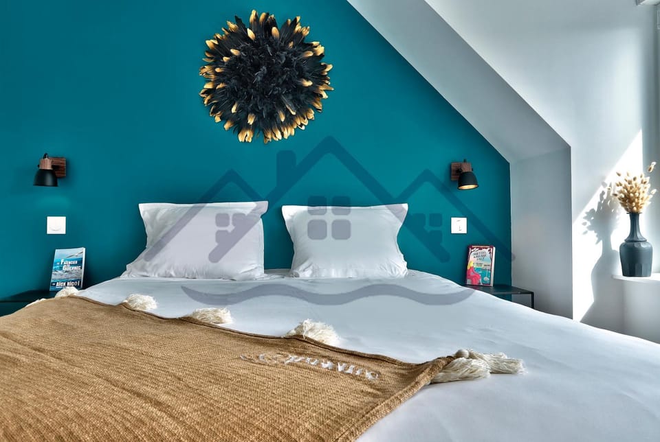 Bed, Photo of the whole room, Bedroom