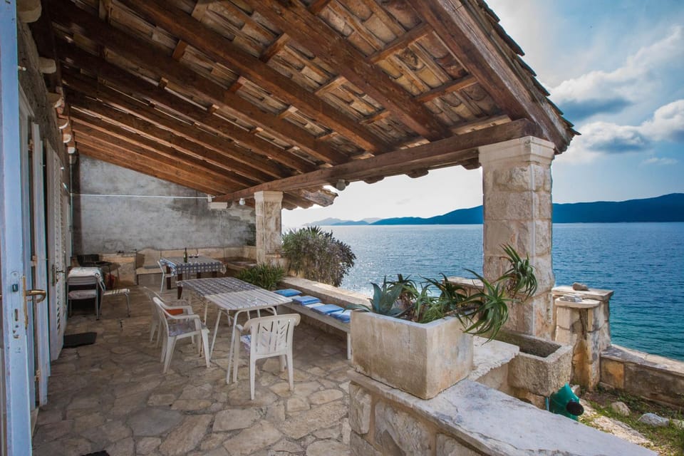 Patio, View (from property/room), Balcony/Terrace, Living room, Seating area, Dining area, Sea view