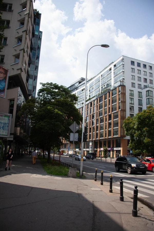Grzybowska Skyline 3BDR Retreat with AC Apartment in Warsaw