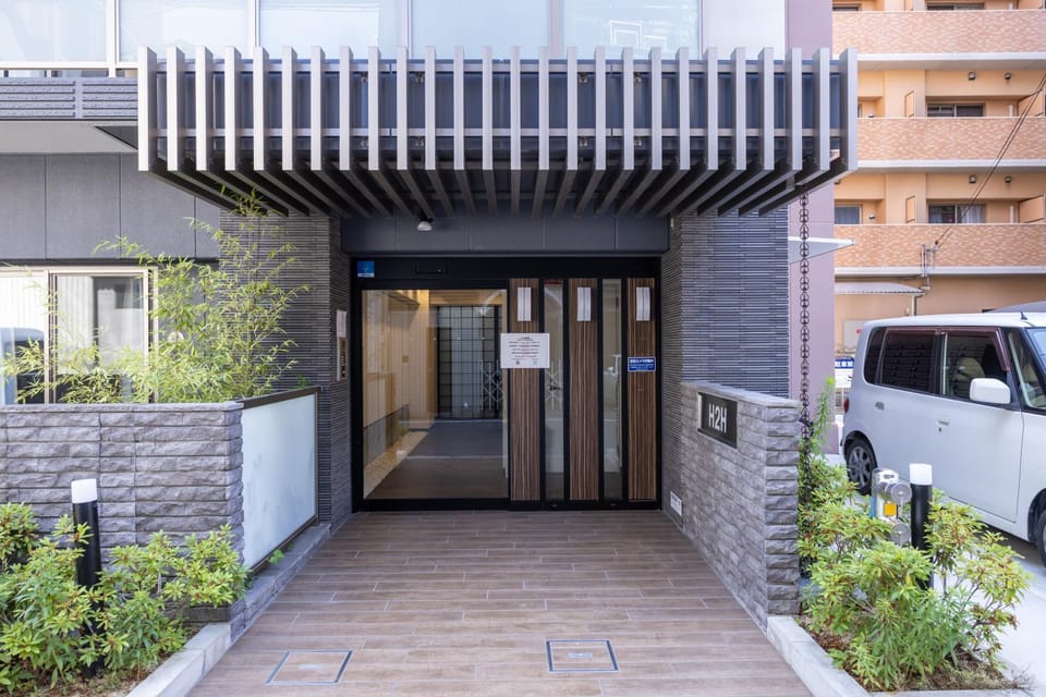 Property building, Facade/entrance