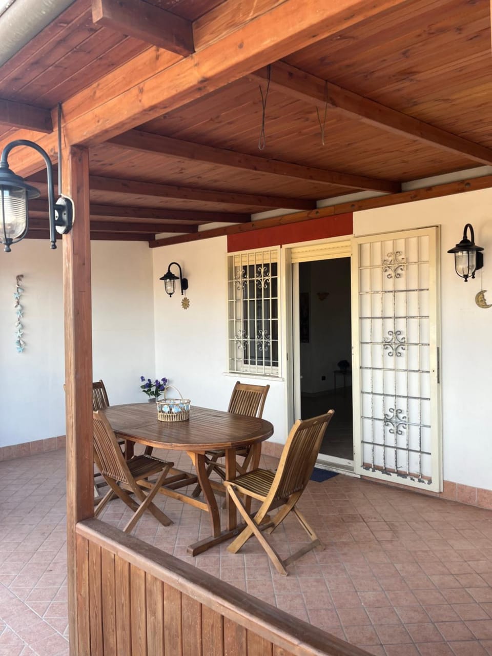 Property building, Patio, Balcony/Terrace, Balcony/Terrace, Dining area