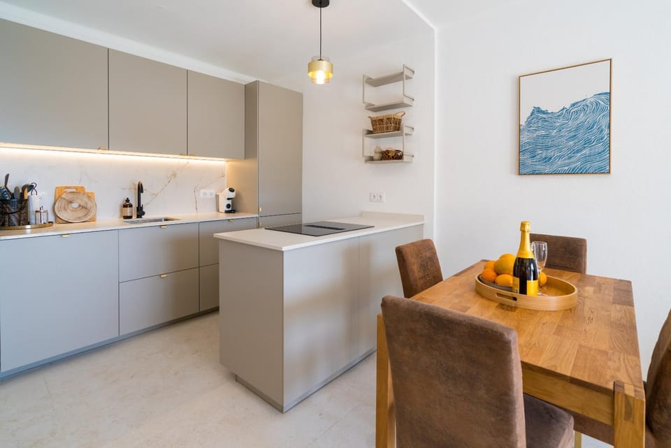 Bohemian Rhapsody Sea View Apartment in Carvoeiro
