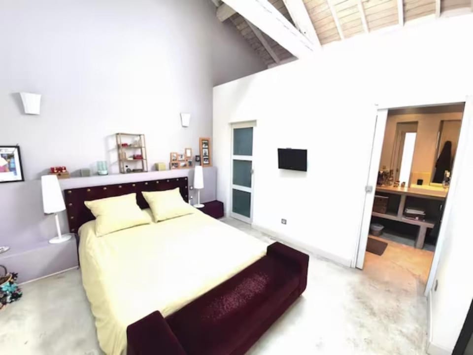 Bathroom, Bedroom