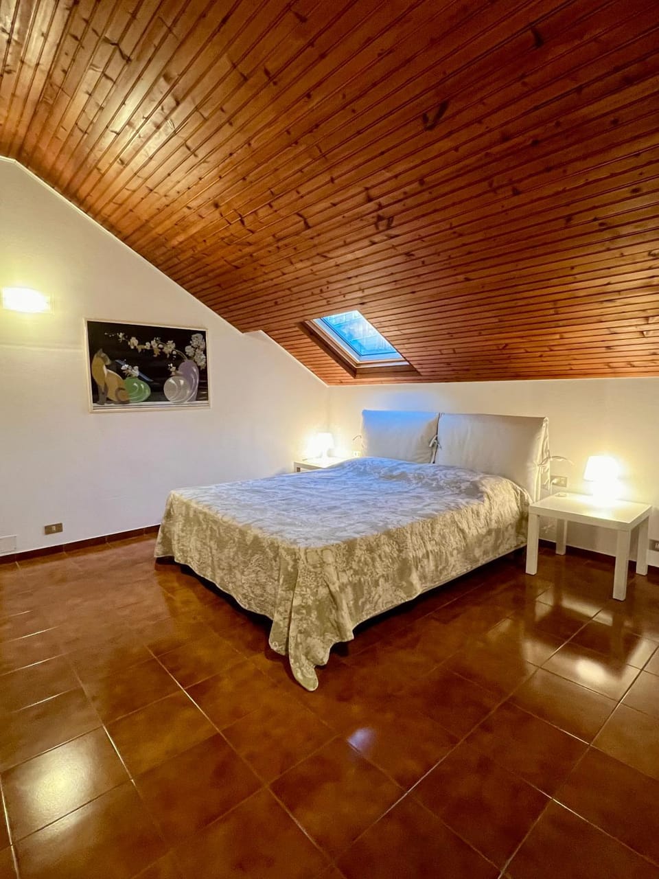 Bed, Photo of the whole room