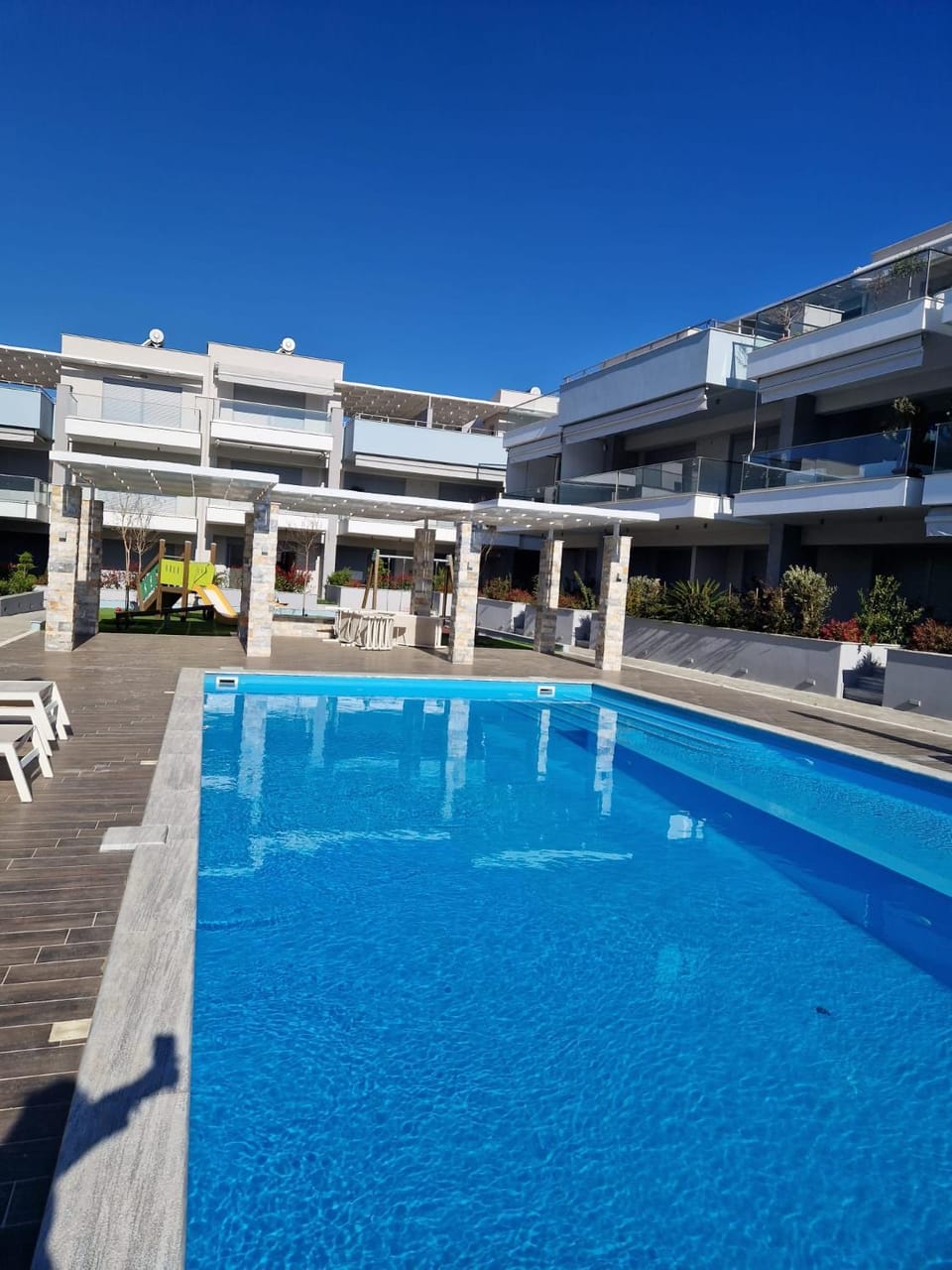 Day, Pool view, Swimming pool, sunbed