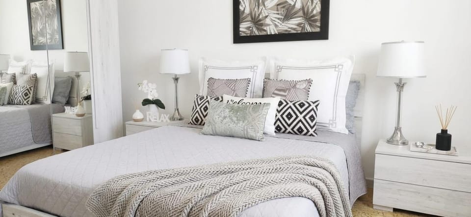 Bed, Photo of the whole room, Bedroom, air conditioner