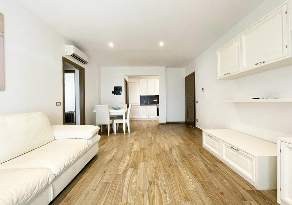 Day, Living room, Seating area